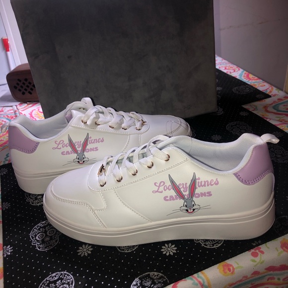 Looney Tunes Bugs Bunny Low-Top Sneakers size 10 - Picture 10 of 11